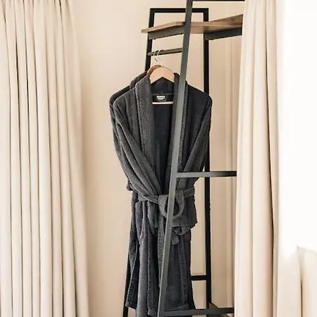 Luxury Farm With Hot Tub