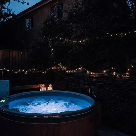 Luxury Farm With Hot Tub Διαμέρισμα *