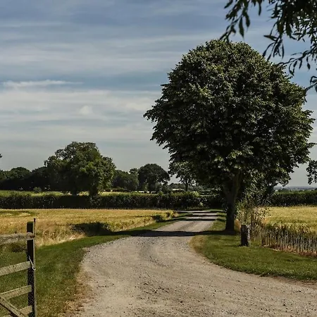 Luxury Farm With Hot Tub
